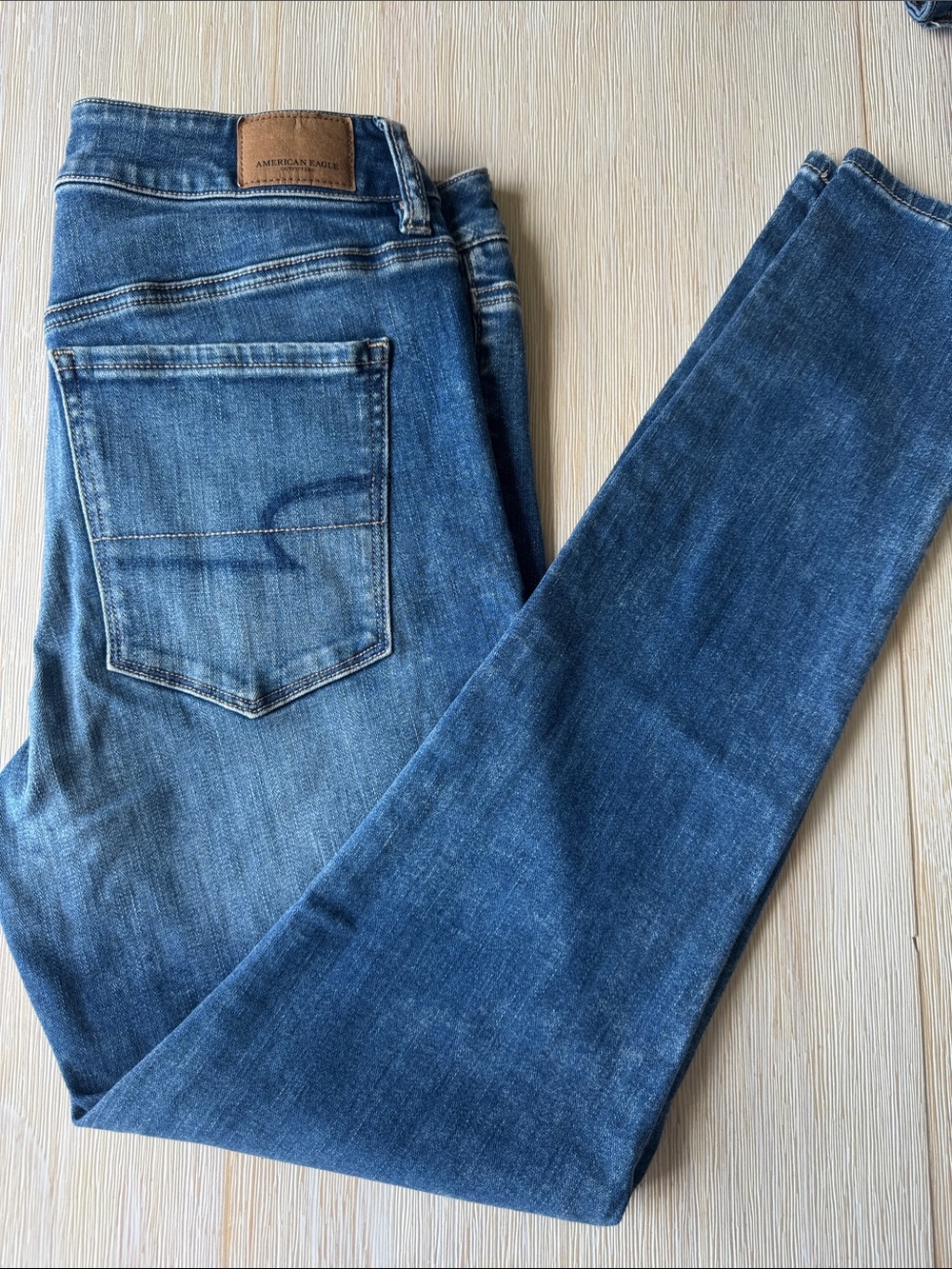 🩵NWOT Am Eagle Suoer Stretch Hi Rise Jegging Mid Wash Brrand new 🩵